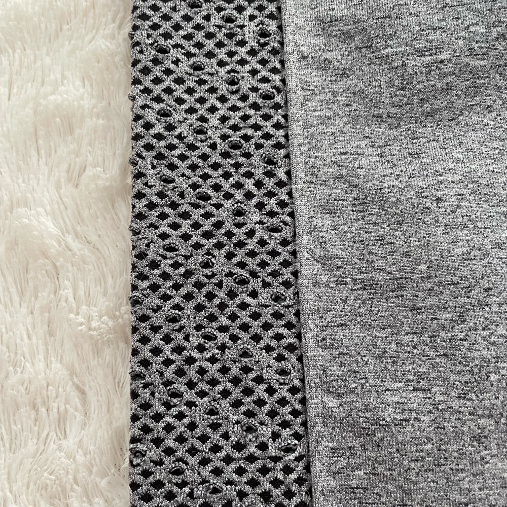 SOLD 🆕 Fabletics gym leggings - Picture 11 of 15
